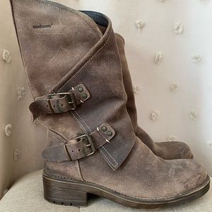Beautiful leather lug sole boots